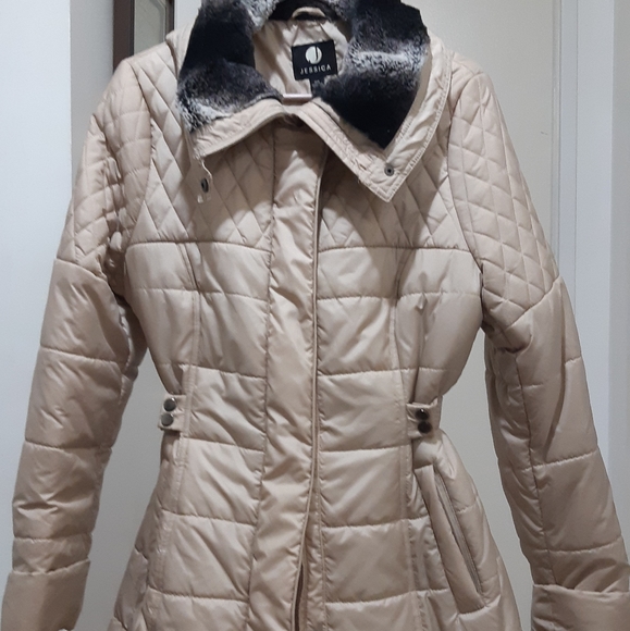 Beige jacket-Jessica Simpson - Picture 3 of 4